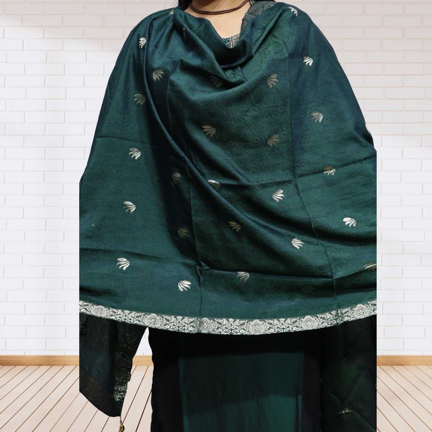 Royal Emerald Green Khadi Silk Kurti Set – Handcrafted Ethnic Suit with Silver Embroidery & Banarasi Dupatta(04))
