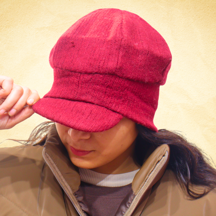 Premium Maroon Woolen Beret Cap for Women – Elegant Knitted Winter Hat with Visor Brim & Soft Thermal Comfort