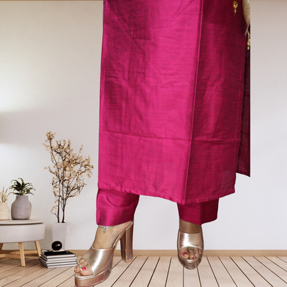 Premium Magenta Khadi Silk Kurti Set – Handcrafted Ethnic Suit with Golden Embroidery & Banarasi Dupatta(03)