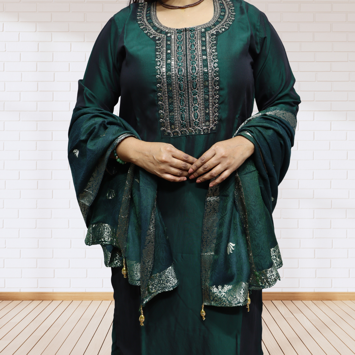 Royal Emerald Green Khadi Silk Kurti Set – Handcrafted Ethnic Suit with Silver Embroidery & Banarasi Dupatta(04))