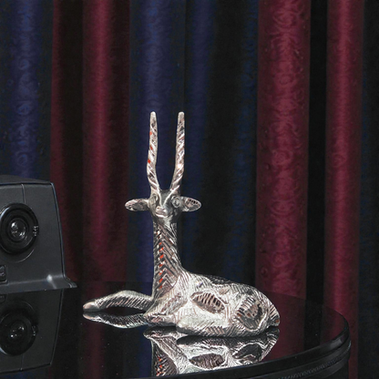 Elegant White Metal Sitting Deer Showpiece – Decorative Antelope Figurine with Silver Finish for Home & Office Decor