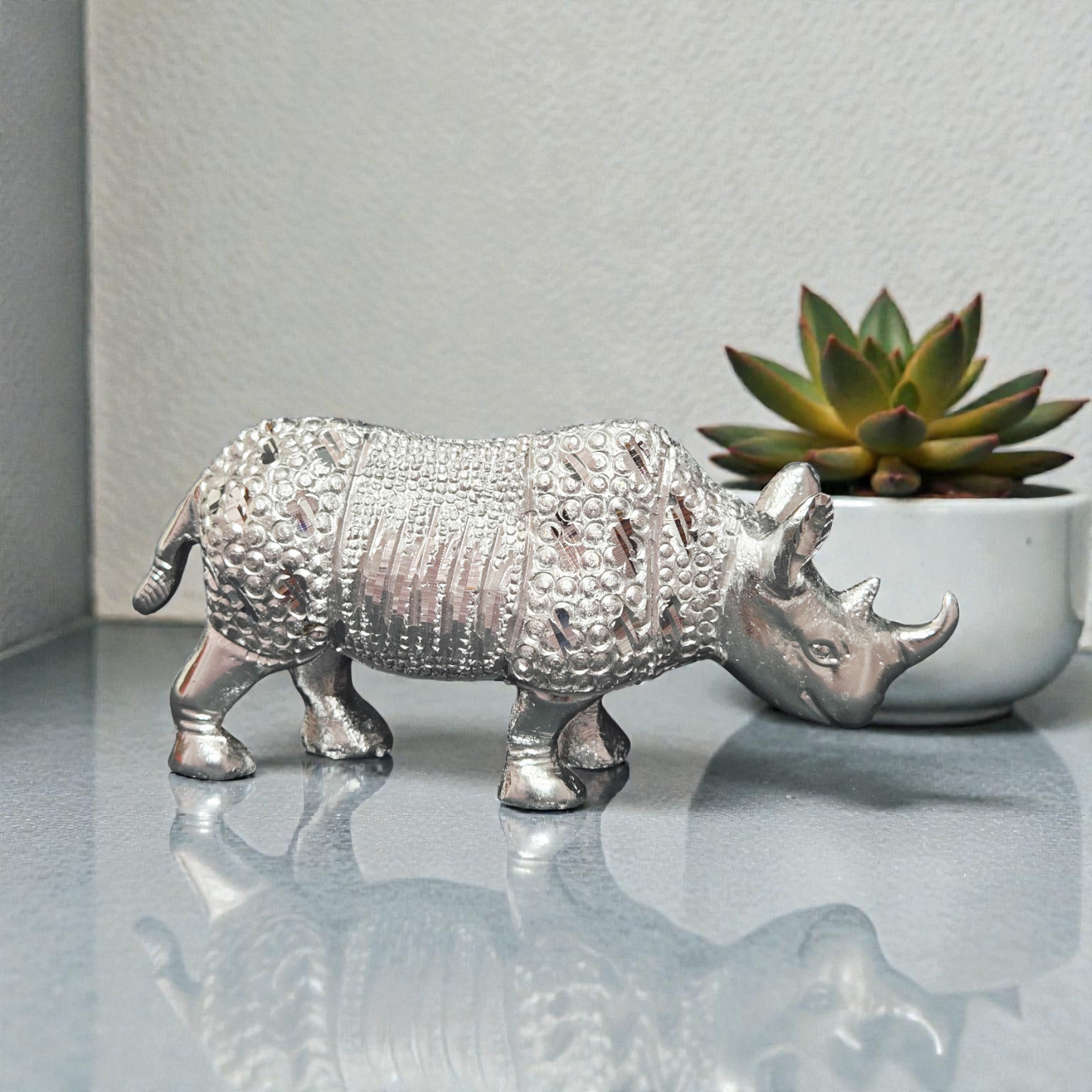Handcrafted White Metal Rhinoceros Idol – Decorative Rhino Statue for Home Decor & Office