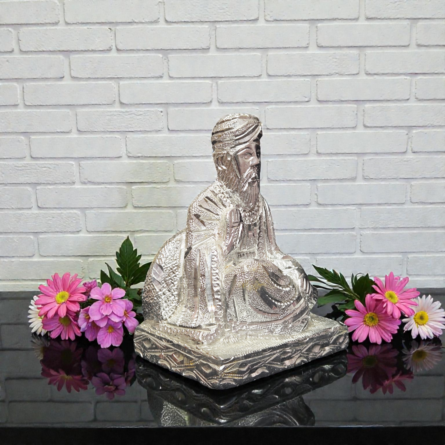 Handcrafted White Metal Guru Nanak Idol – Guru Nanak Sitting Statue for Home Temple & Decor