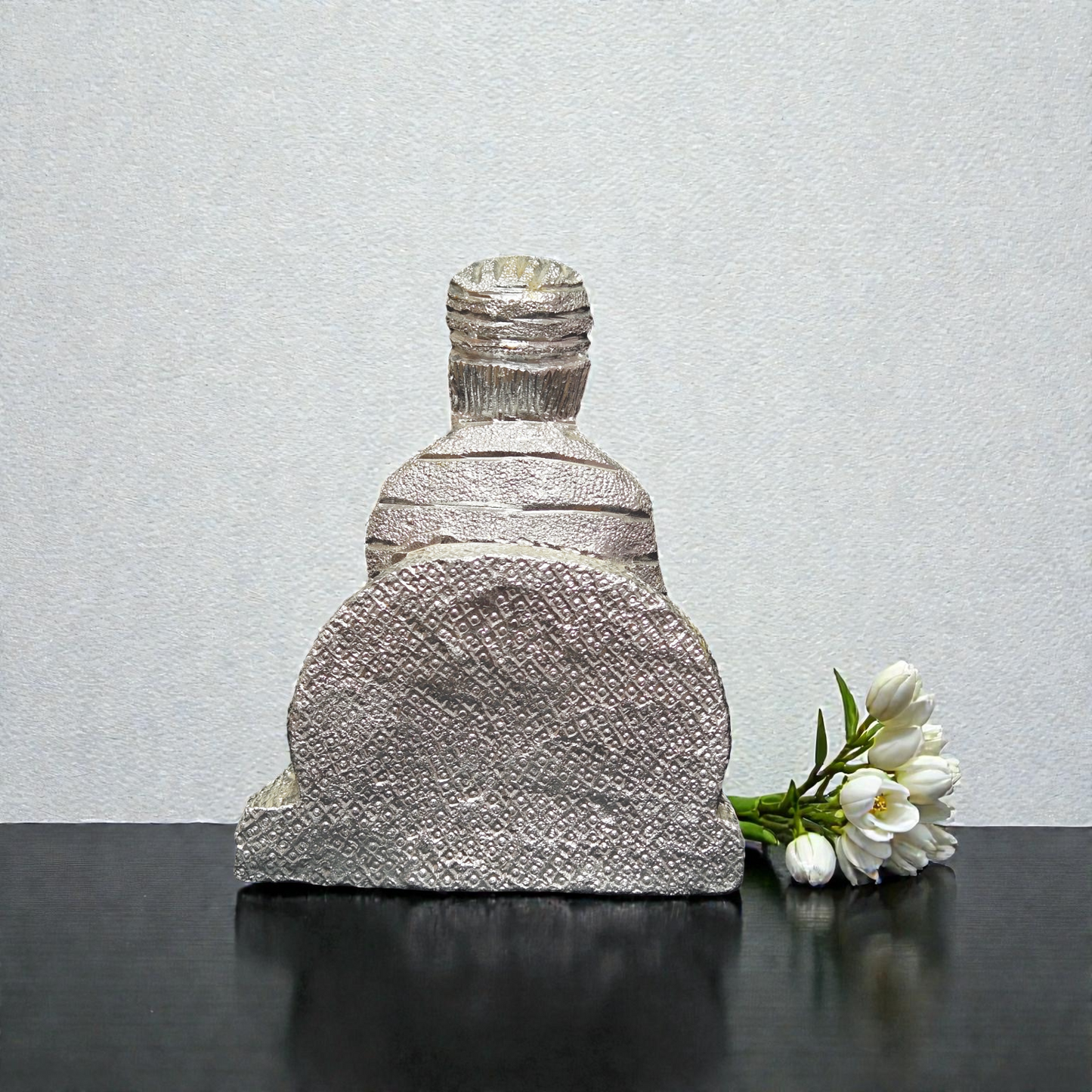 Handcrafted White Metal Guru Nanak Idol – Guru Nanak Sitting Statue for Home Temple & Decor