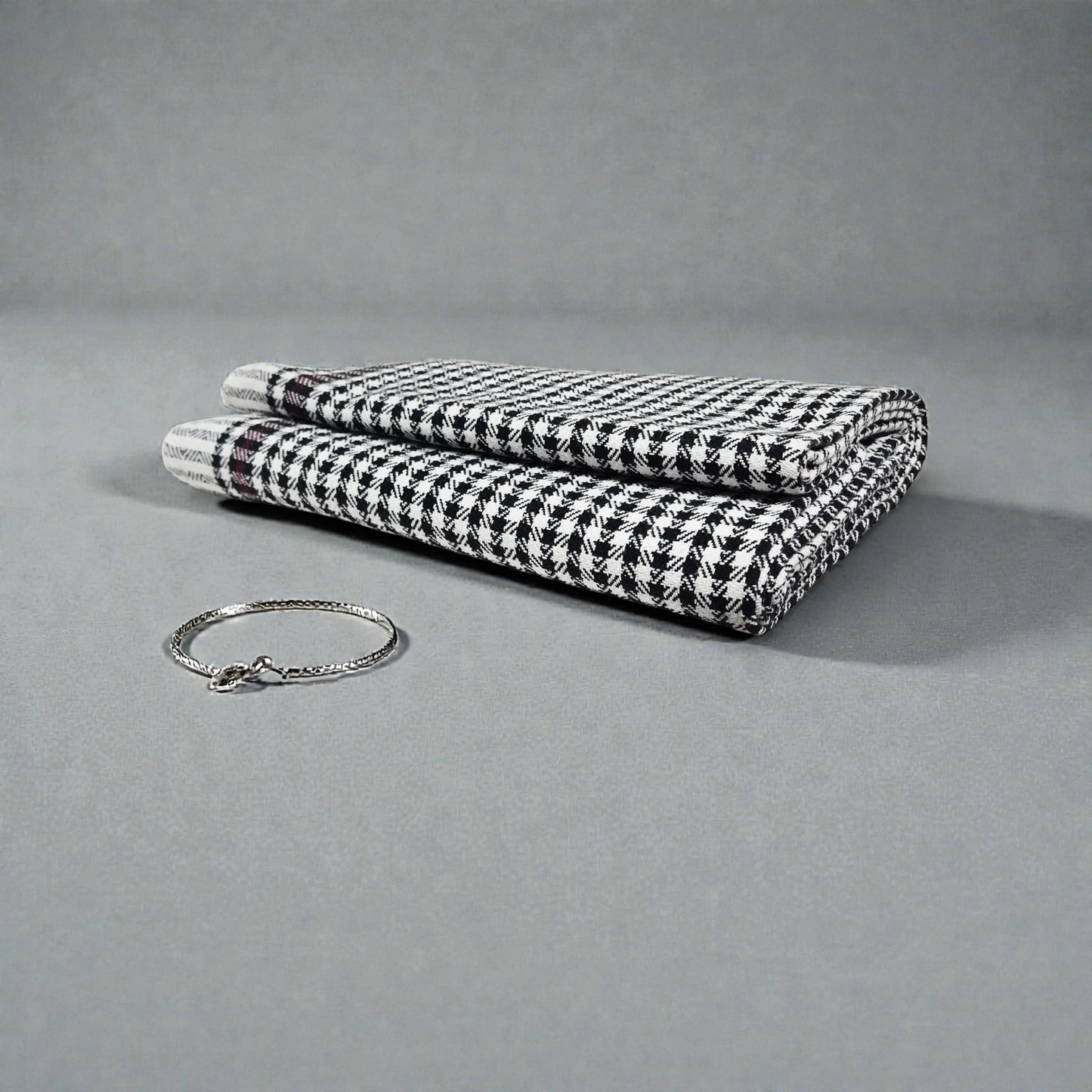 Premium Black & White Checkered Khadi Cotton Khesh – Handwoven Houndstooth Pattern Heavy Blanket