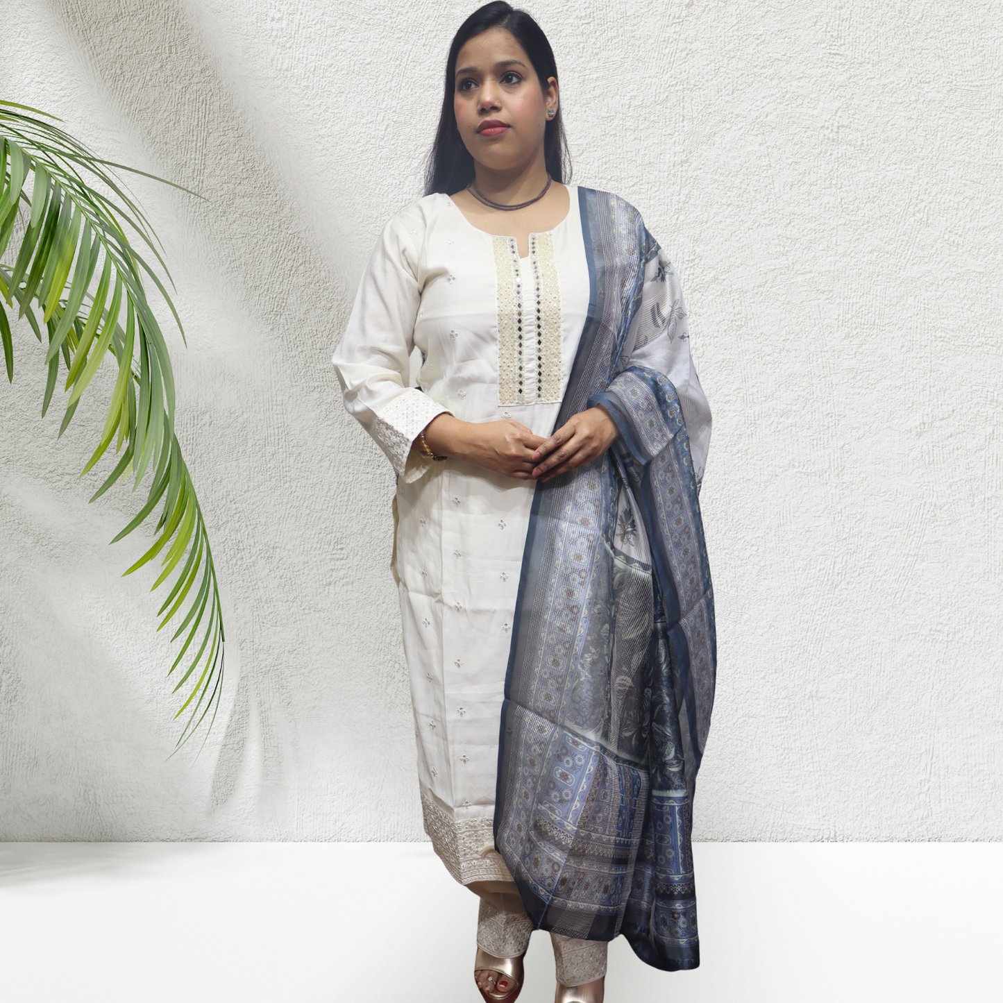 Elegant Off-White Khadi Silk Kurti Set – Handcrafted Ethnic Wear with Mirror Work & Silk Dupatta(11)