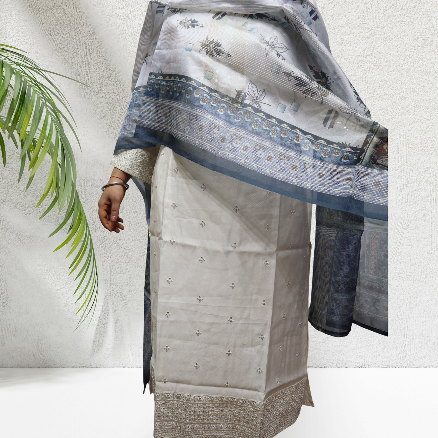 Elegant Off-White Khadi Silk Kurti Set – Handcrafted Ethnic Wear with Mirror Work & Silk Dupatta(11)