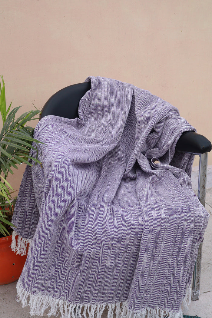 Premium Grey Zig-Zag Khadi Cotton Khesh – Handwoven Herringbone Pattern Heavy Blanket / Throw