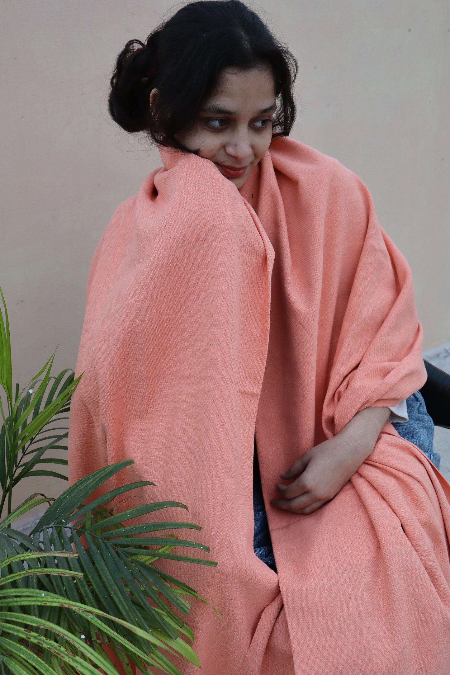 Premium Peach Khadi Cotton Khesh – Solid Handwoven Heavy Blanket / Throw with Fringes
