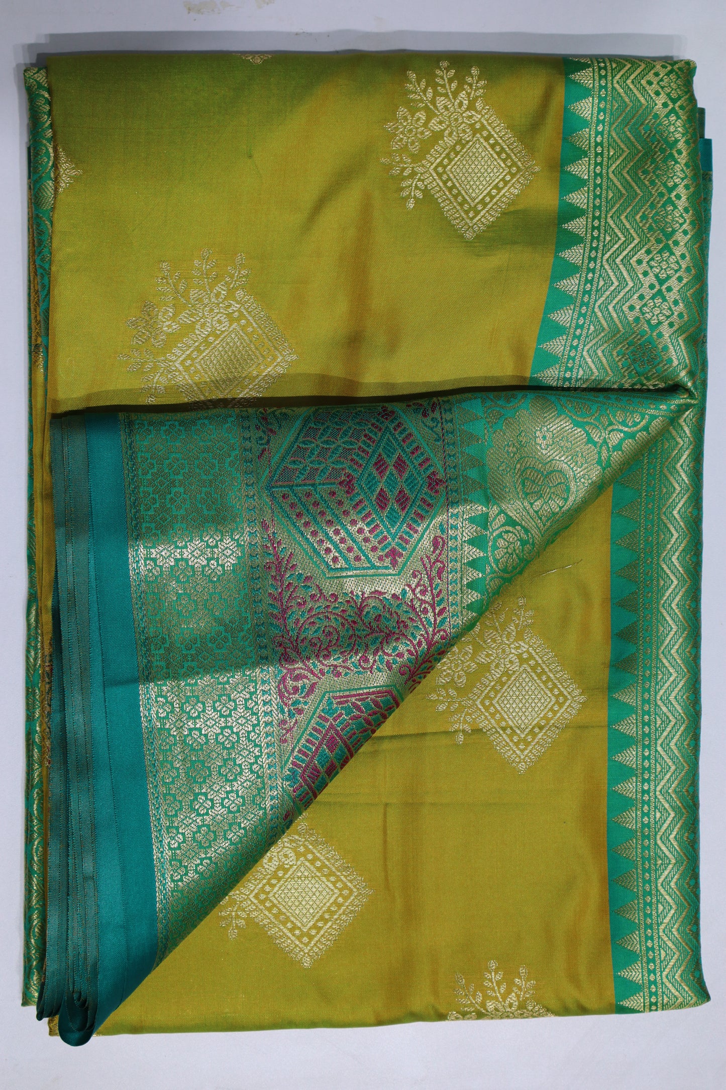 Olive Green Silk Saree with Gold Zari Motifs, Teal Border & Rich Traditional Pallu(43)