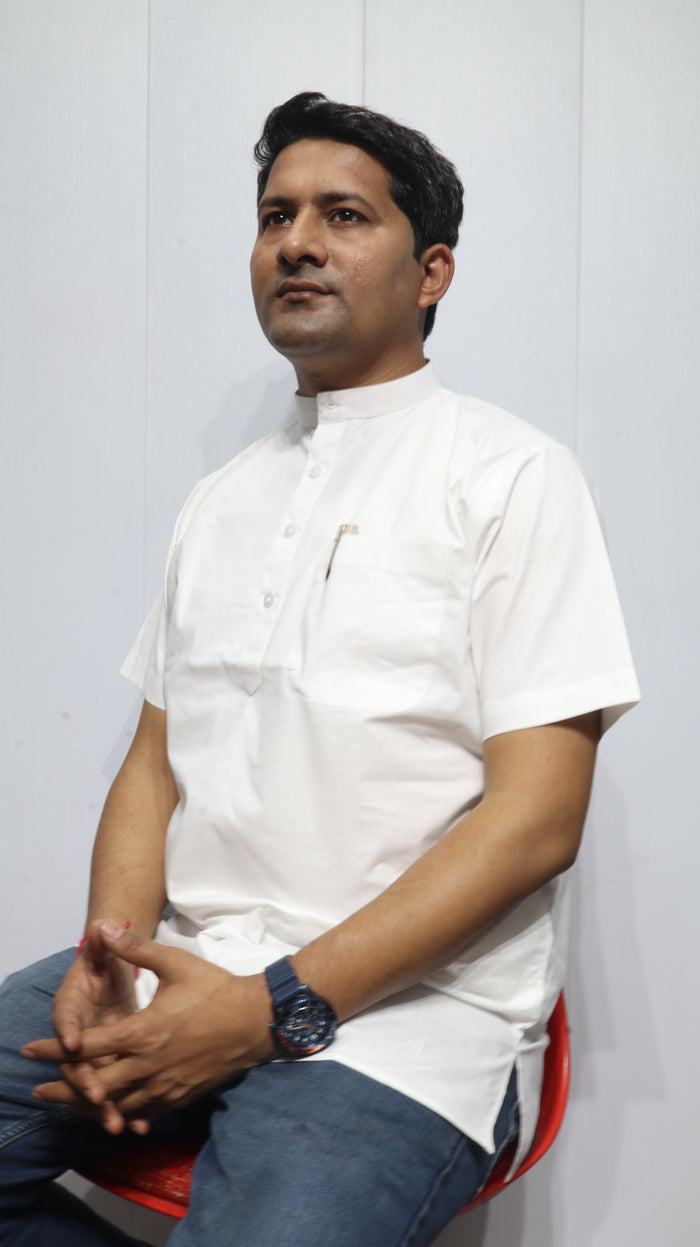 Men’s White Cotton Short Kurta – Classic Mandarin Collar Ethnic Wear