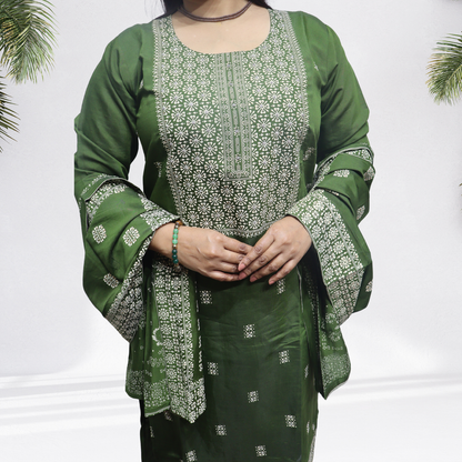 Royal Deep Green Khadi Silk Kurti Set – Handcrafted Ethnic Suit with White Intricate Embroidery & Printed Dupatta(08)